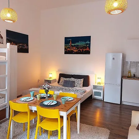 Goodmo Budapest Smart Rooms & Suits & Aparts Exterior photo