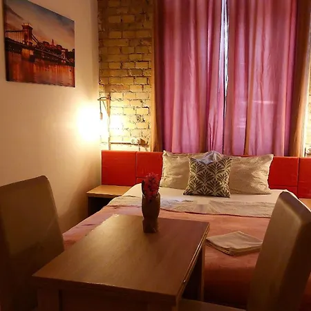 Goodmo Budapest Smart Rooms & Suits & Aparts Exterior photo